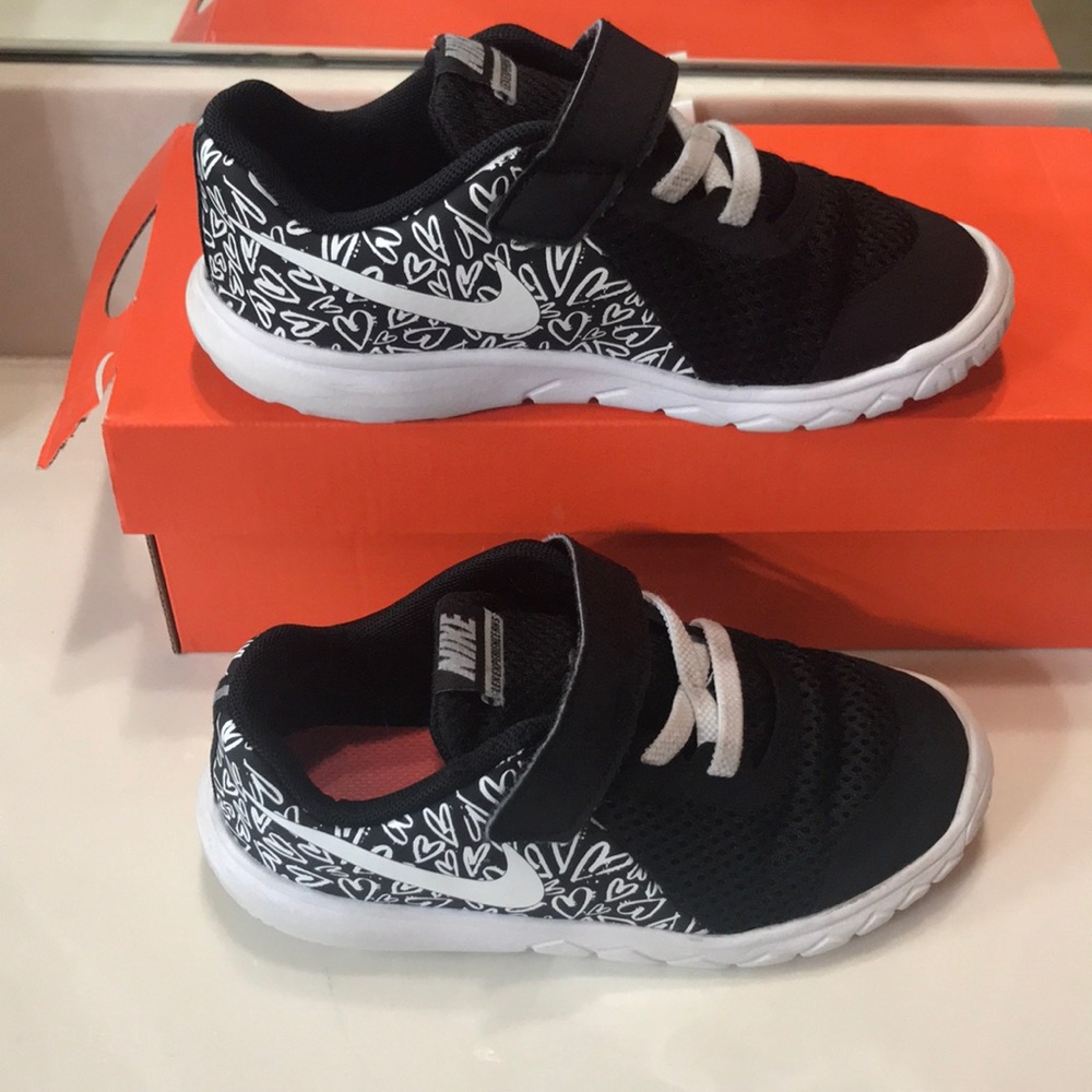 Girls black & white Nikes